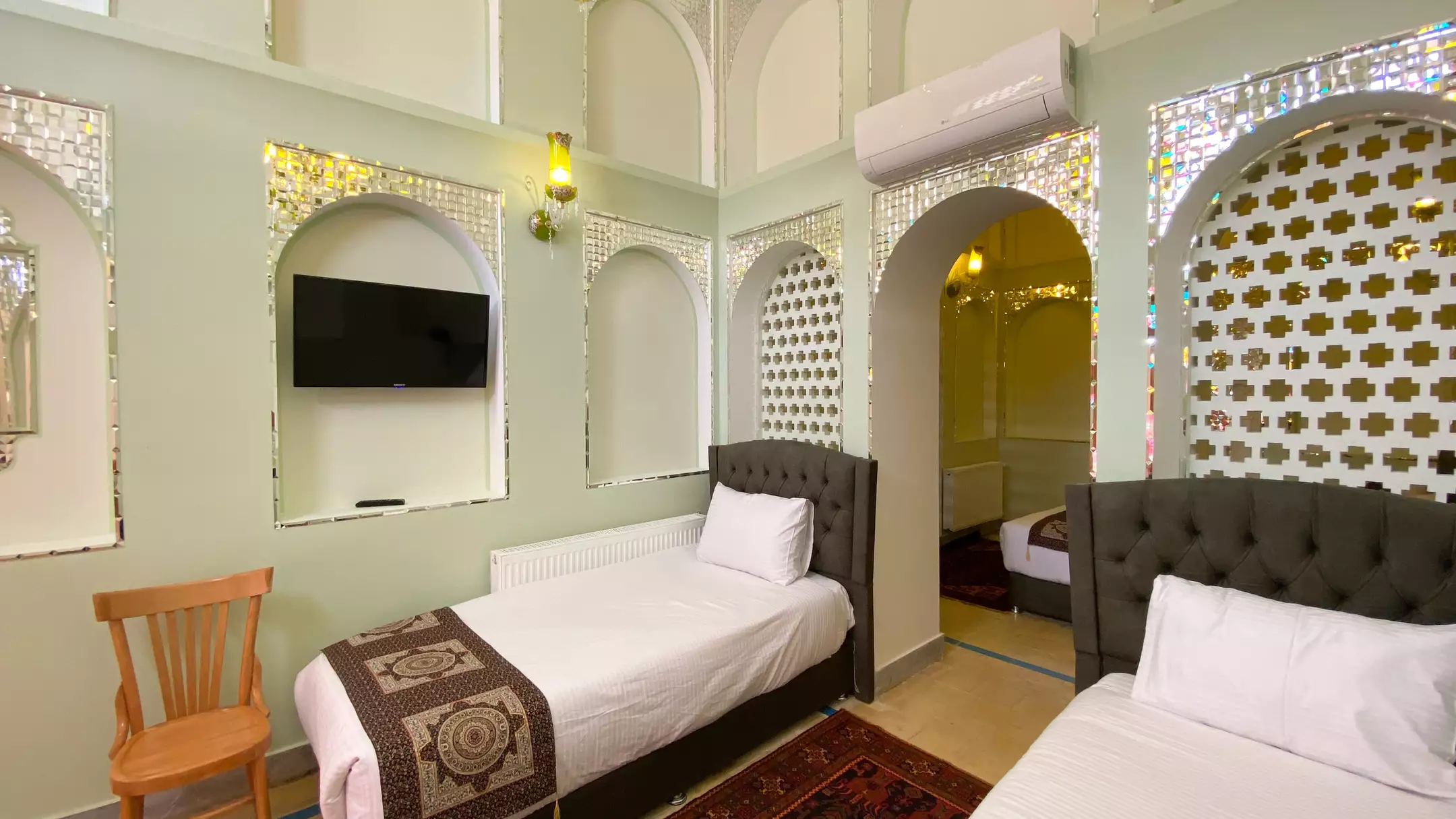 Alibaba https://cdn.alibaba.ir/ostorage/hotel-accommodation-images/682084d619aa61e2a799b679_سوییت کانکتدروم هما (2).webp